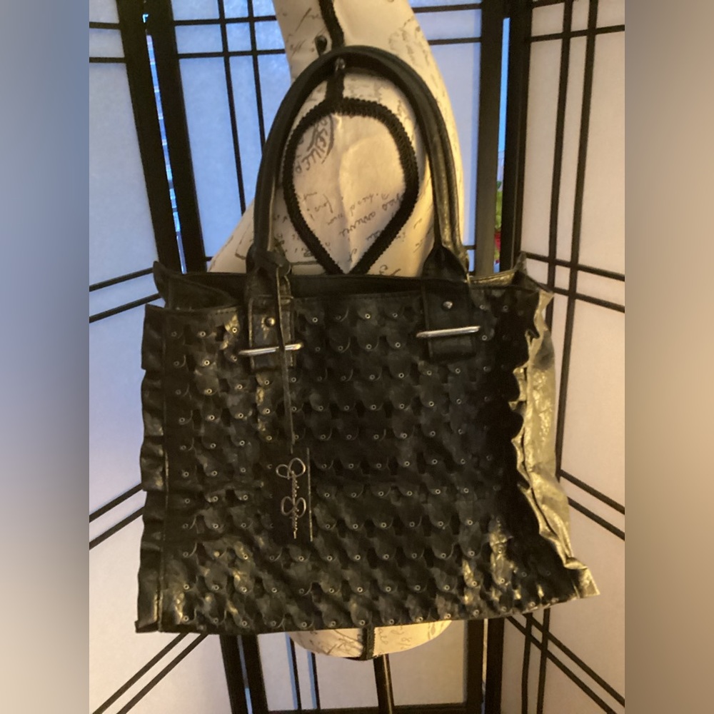 BLACK GENUINE LEATHER JESSICA SIMPSON HANDBAG